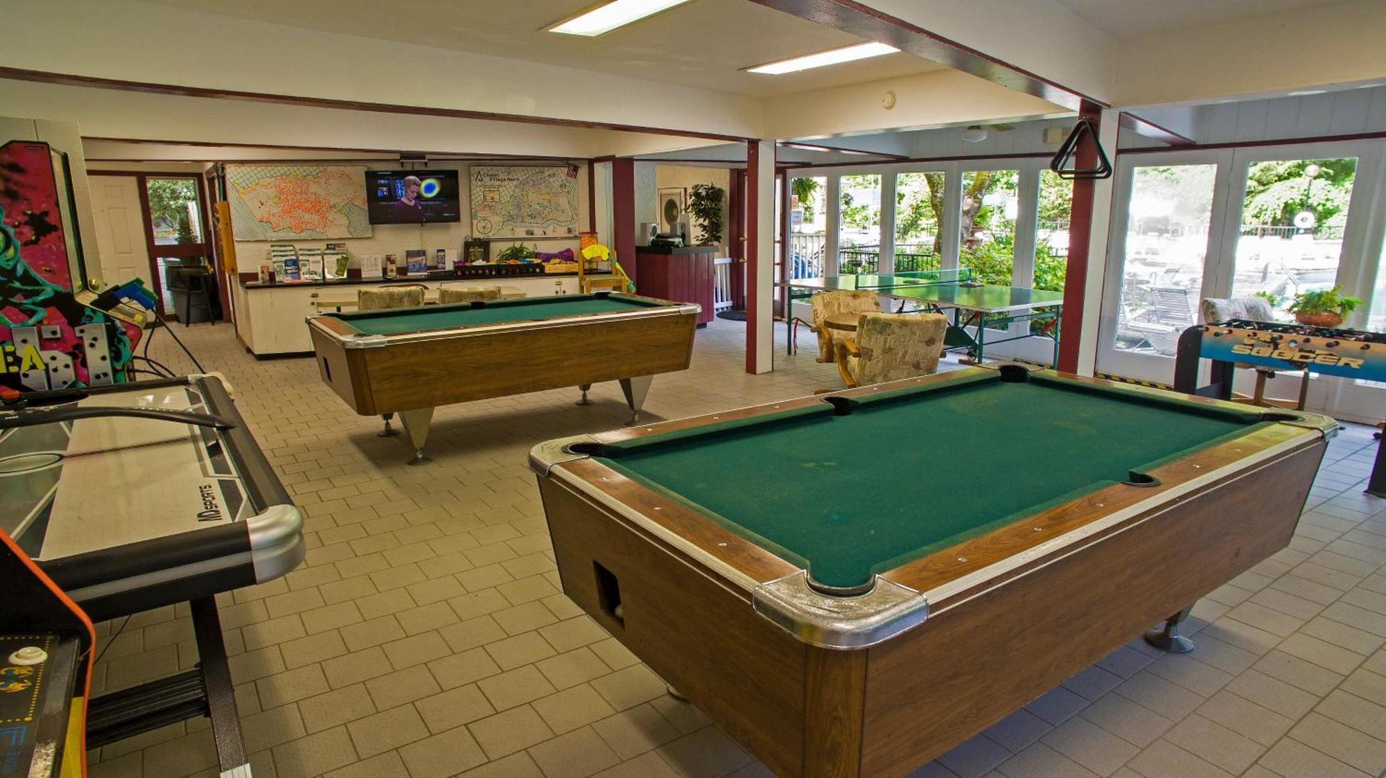 Daya, Hot Tub, Pool Table, 1089 Of Free Attraction Tickets For Each Paid Day, Dollywood And More! Gatlinburg Quarto foto