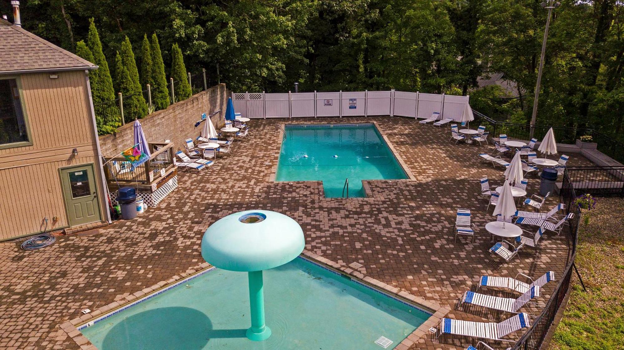 Daya, Hot Tub, Pool Table, 1089 Of Free Attraction Tickets For Each Paid Day, Dollywood And More! Gatlinburg Quarto foto
